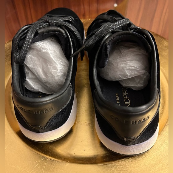 🖤🤍Black Velvet Cole Haan Ladies Tennis Shoes BNIB 🤍🖤 - Picture 6 of 12